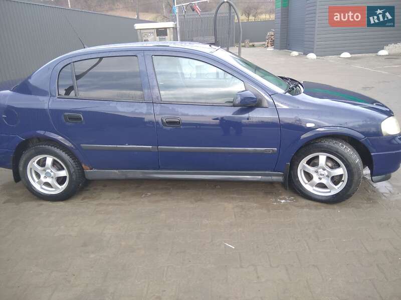 Седан Opel Astra 2003 в Коломиї