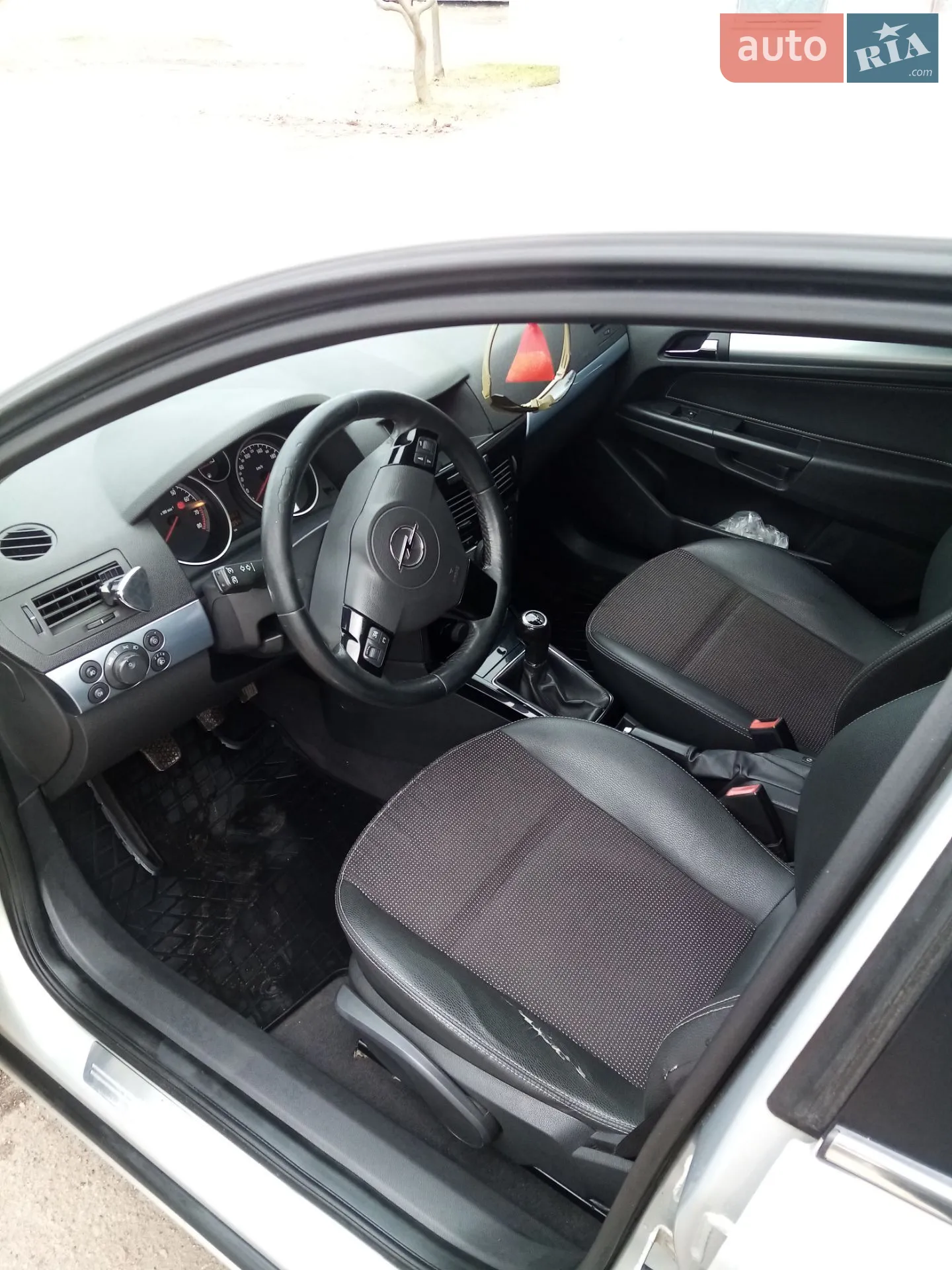 2010 Opel Astra - мініатюра 8