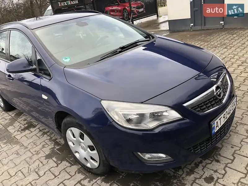 Opel Astra 2011