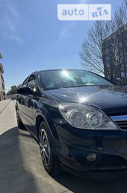 Хэтчбек Opel Astra 2007 в Ужгороде