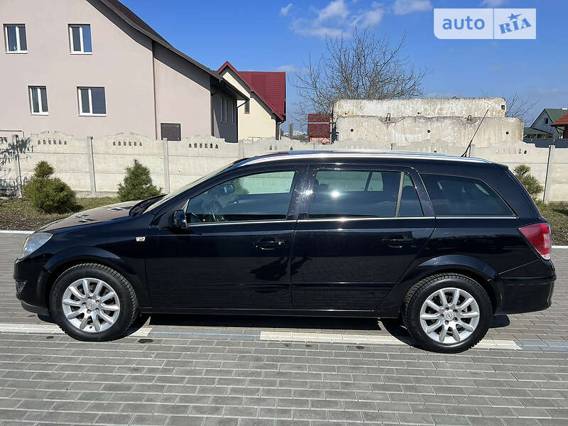 Универсал Opel Astra 2008 в Луцке