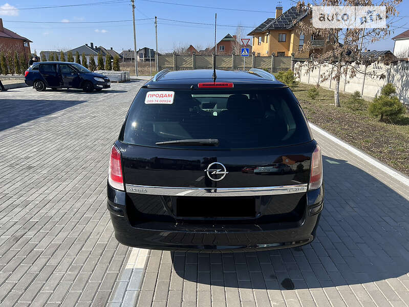Универсал Opel Astra 2008 в Луцке