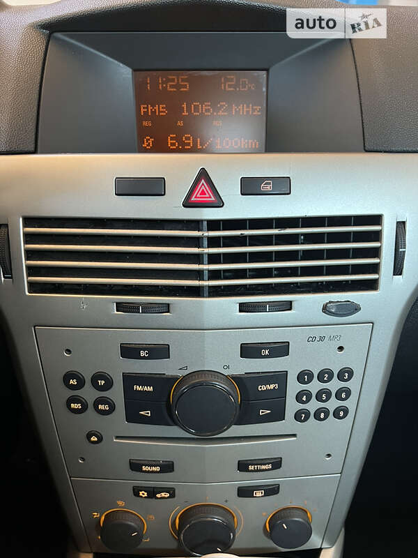 Универсал Opel Astra 2008 в Луцке