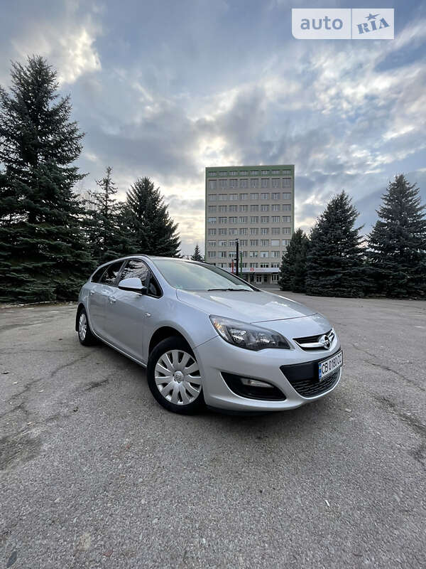 Универсал Opel Astra 2013 в Чернигове