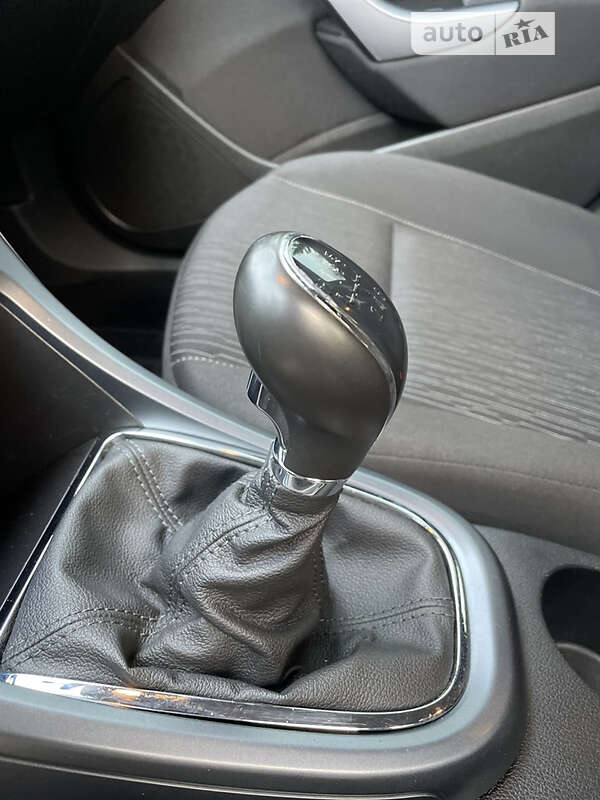 Универсал Opel Astra 2013 в Чернигове