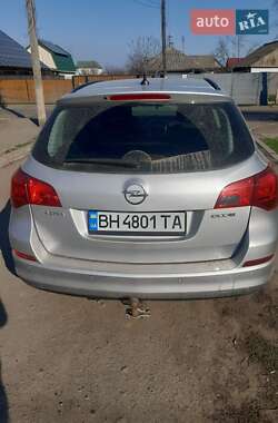 Универсал Opel Astra 2011 в Измаиле