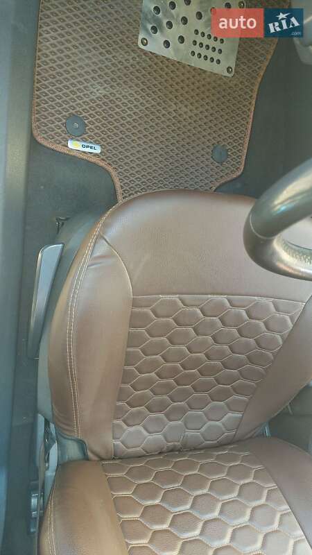 Универсал Opel Astra 2010 в Косове
