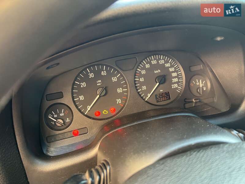 Седан Opel Astra 2005 в Шепетовке