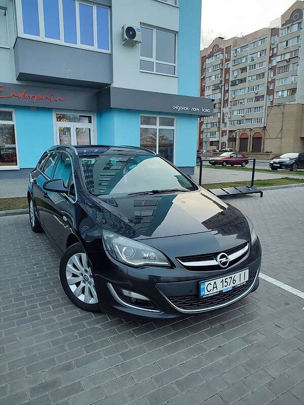 Универсал Opel Astra 2015 в Черкассах