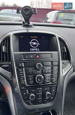 Універсал Opel Astra 2012 в Ужгороді