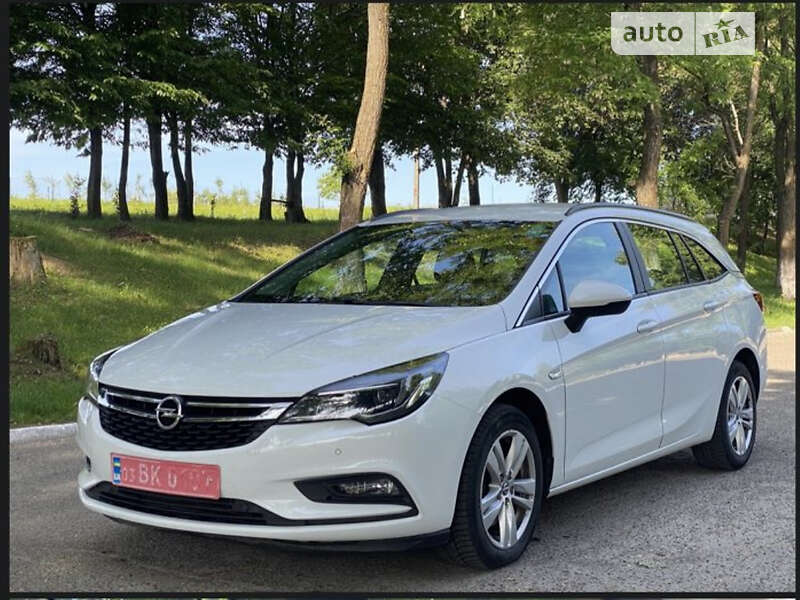 Універсал Opel Astra 2017 в Львові