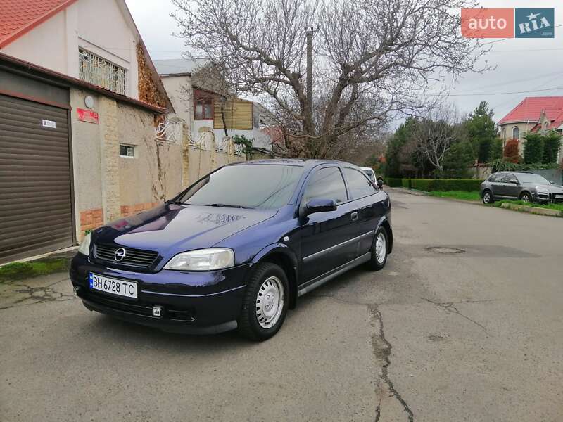 Хэтчбек Opel Astra 2002 в Одессе