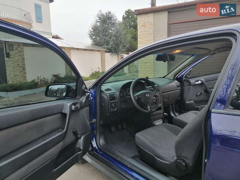 Хэтчбек Opel Astra 2002 в Одессе