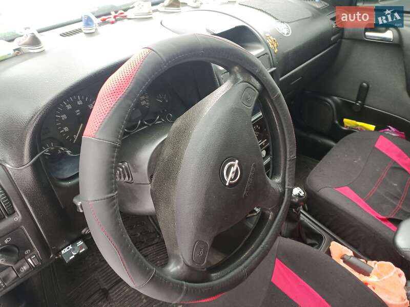 Седан Opel Astra 2002 в Києві