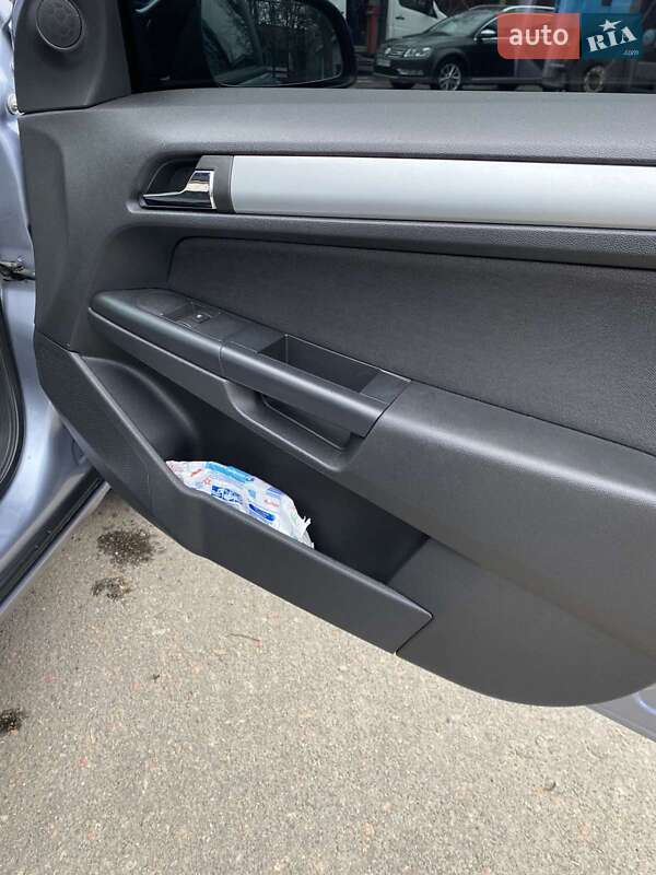 Хетчбек Opel Astra 2007 в Києві