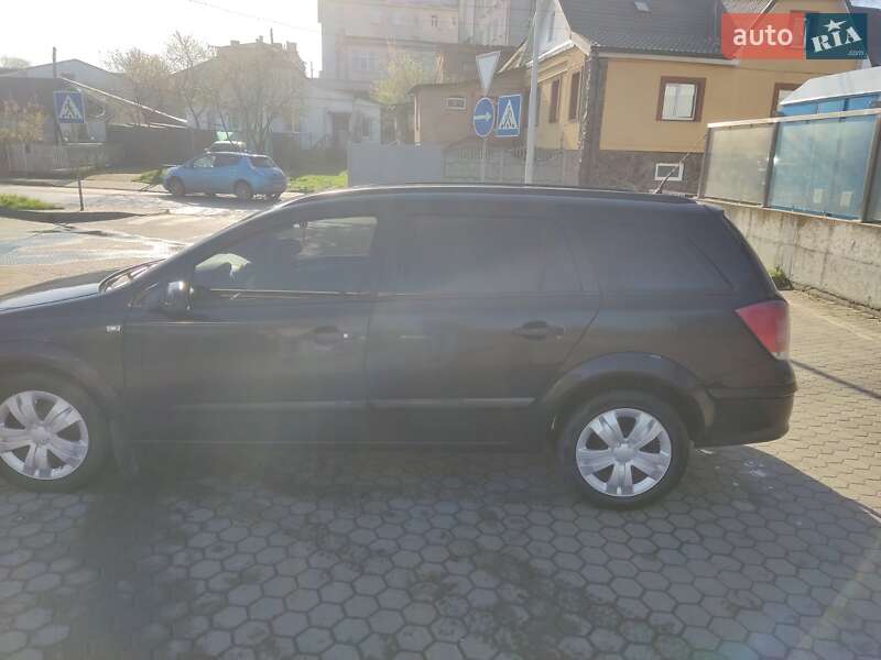 Универсал Opel Astra 2008 в Луцке