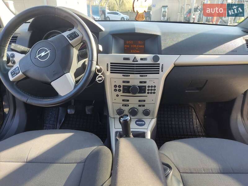 Универсал Opel Astra 2008 в Луцке