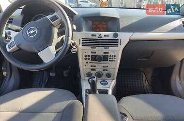 Универсал Opel Astra 2008 в Луцке