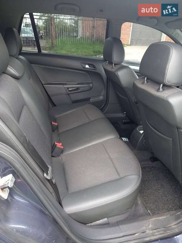 Универсал Opel Astra 2006 в Сумах