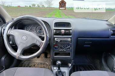 Седан Opel Astra 2000 в Глобине