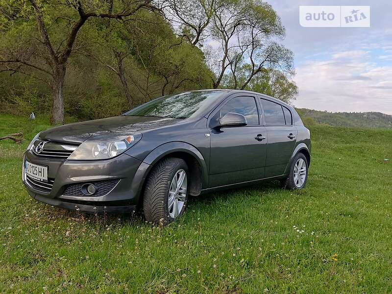 Хэтчбек Opel Astra 2010 в Ужгороде фото 7 Хэтчбек Opel Astra 2010 в Ужгороде