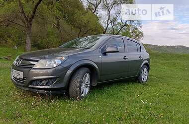 Хетчбек Opel Astra 2010 в 