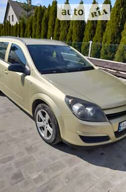 Универсал Opel Astra 2005 в Нововолынске
