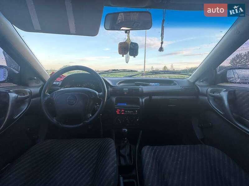 Седан Opel Astra 1994 в Буске