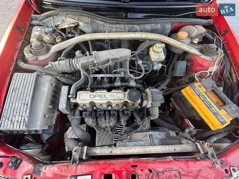 Седан Opel Astra 1994 в Буске