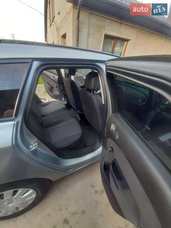 Универсал Opel Astra 2013 в Жмеринке
