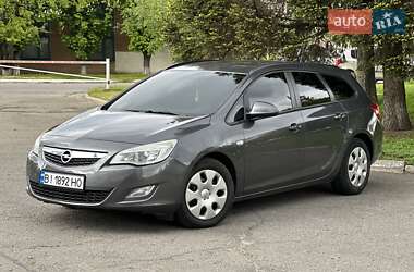 Универсал Opel Astra 2012 в 