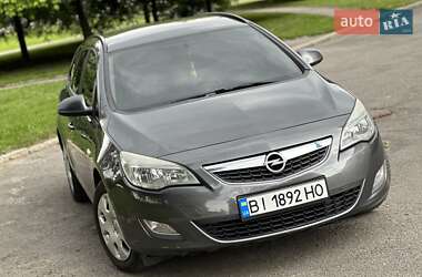 Универсал Opel Astra 2012 в 