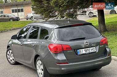 Универсал Opel Astra 2012 в 
