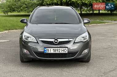 Универсал Opel Astra 2012 в 