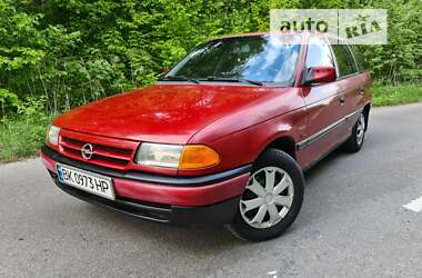 Универсал Opel Astra 1993 в Дубно