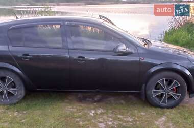 Хэтчбек Opel Astra 2012 в 