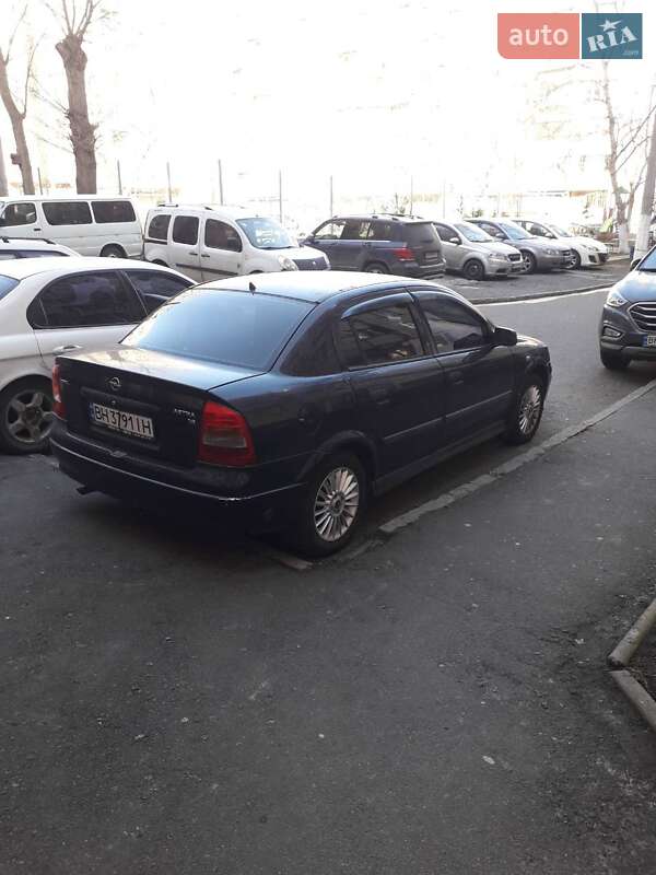 Седан Opel Astra 2003 в Одессе