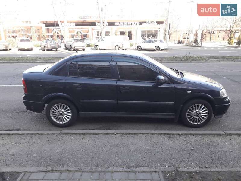 Седан Opel Astra 2003 в Одессе