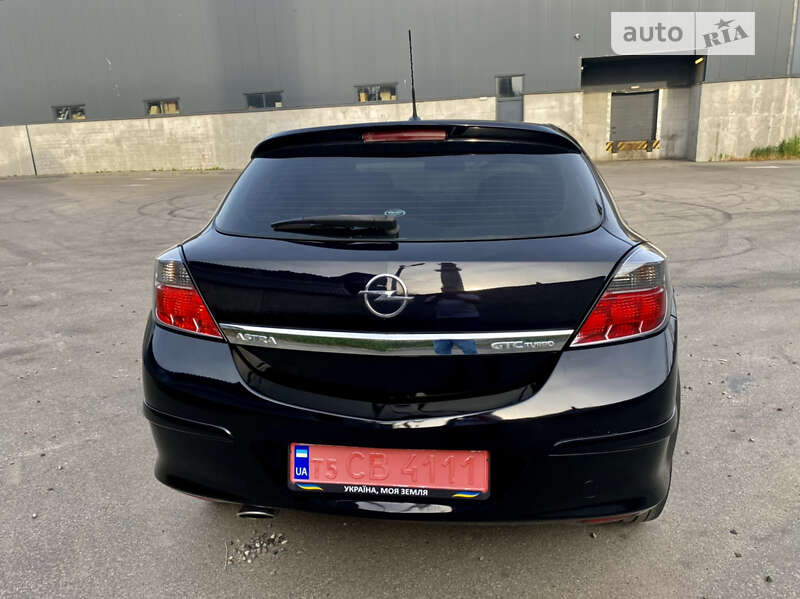 Купе Opel Astra 2006 в Киеве