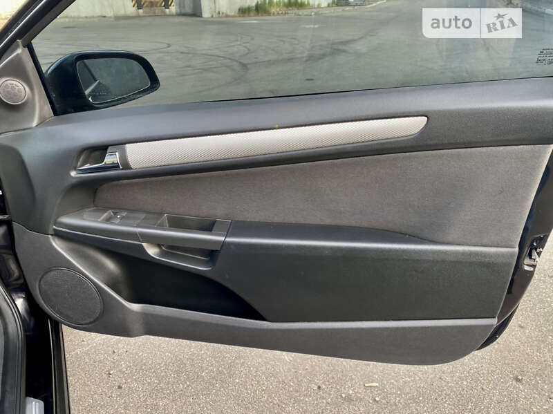 Купе Opel Astra 2006 в Киеве