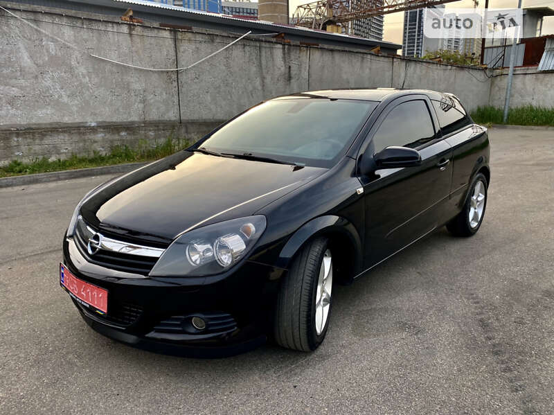 Купе Opel Astra 2006 в Киеве