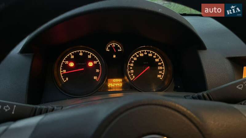 Универсал Opel Astra 2006 в Краматорске