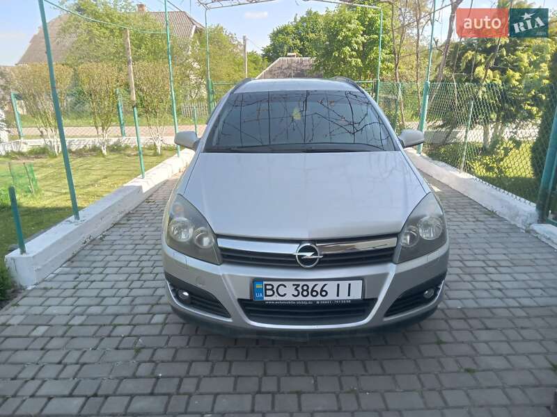 Універсал Opel Astra 2006 в Стрию