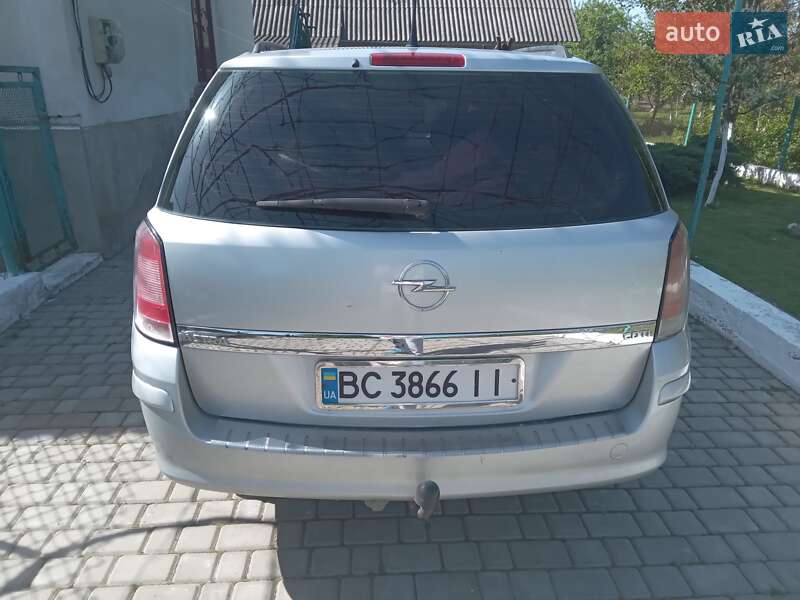 Універсал Opel Astra 2006 в Стрию