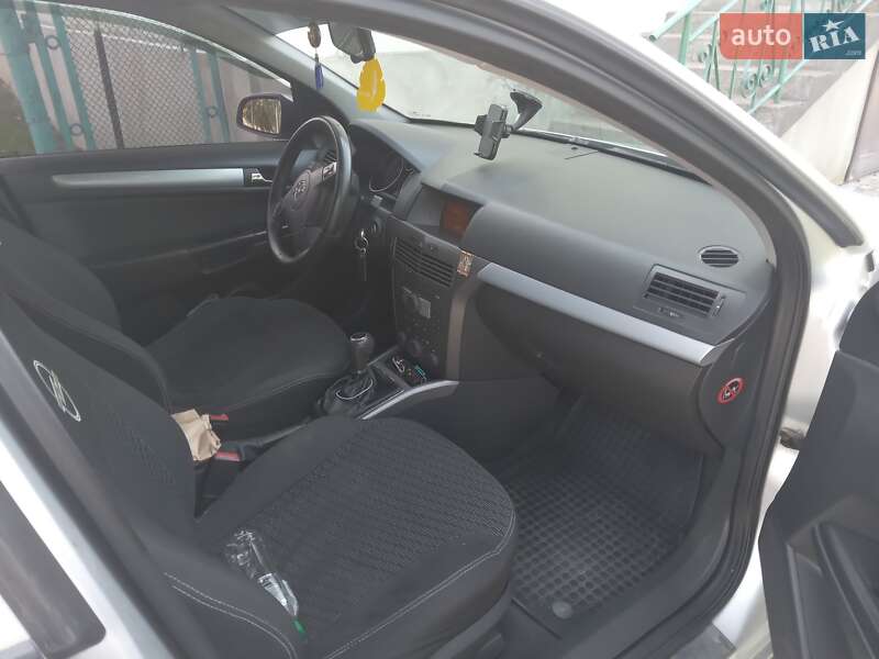 Універсал Opel Astra 2006 в Стрию