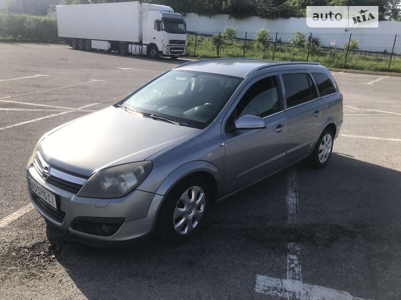 Универсал Opel Astra 2005 в Ужгороде