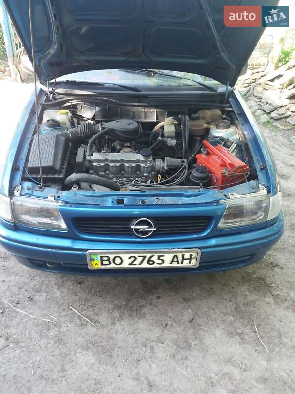 Хэтчбек Opel Astra 1992 в Лановцах