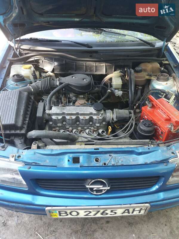 Хэтчбек Opel Astra 1992 в Лановцах