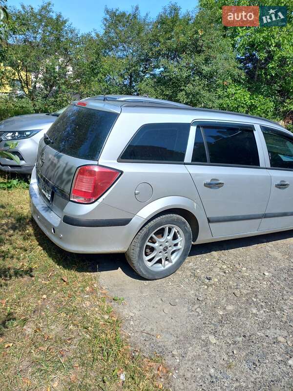 Универсал Opel Astra 2004 в Ивано-Франковске