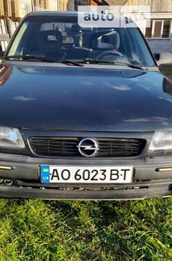 Седан Opel Astra 1998 в Рахове